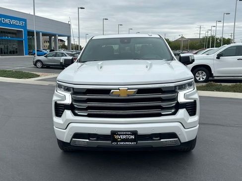 Certified 2024 Chevrolet Silverado 1500 High Country w/ High Country Premium Package AWD/4WD image 30