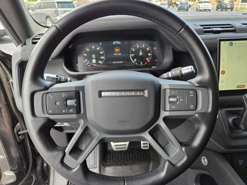 Used 2022 Land Rover Defender 110 X-Dynamic SE AWD/4WD image 28
