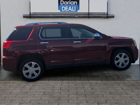 Used 2017 GMC Terrain SLT FWD image 2