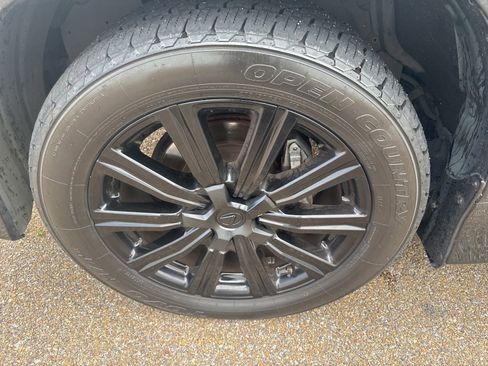 Used 2017 Lexus LX 570 4WD image 11