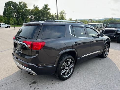 Used 2017 GMC Acadia Denali w/ Technology Package FWD image 4