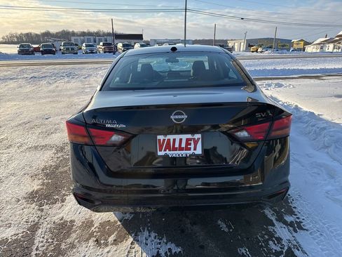Used 2024 Nissan Altima 2.5 SV image 8