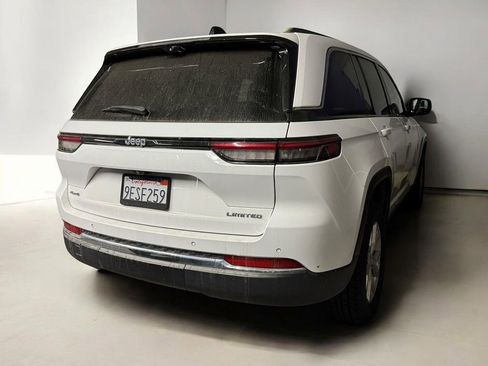 Used 2023 Jeep Grand Cherokee Limited w/ Luxury Tech Group II image 14