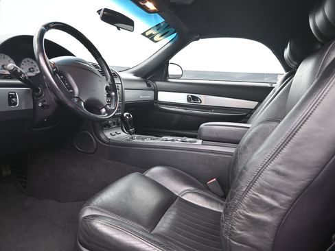 Used 2004 Ford Thunderbird image 10