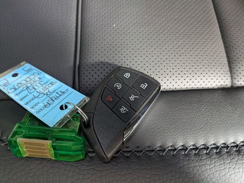 New 2026 GMC Yukon XL Denali w/ Denali Reserve Package image 38