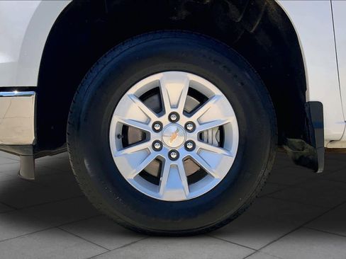 Used 2025 Chevrolet Silverado 1500 LT RWD image 11
