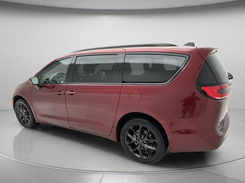 Used 2023 Chrysler Pacifica Touring-L w/ S Appearance Package AWD/4WD image 5