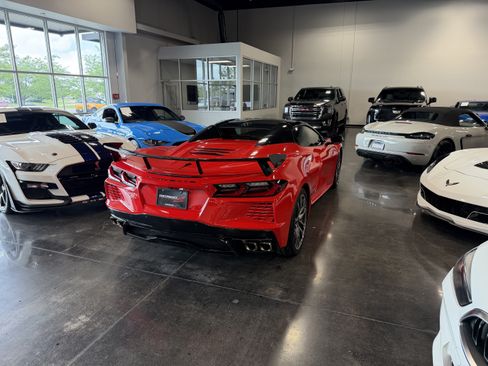 Used 2023 Chevrolet Corvette Stingray Preferred Conv w/ Z51 Performance Package RWD image 3