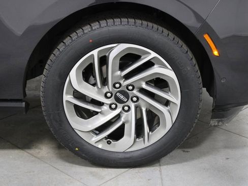 Used 2025 Lincoln Navigator Reserve AWD/4WD image 14