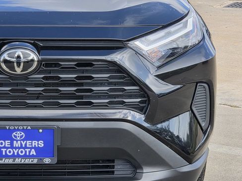 Used 2025 Toyota RAV4 XLE FWD image 4