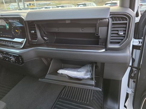 Used 2022 Chevrolet Silverado 1500 LT image 24