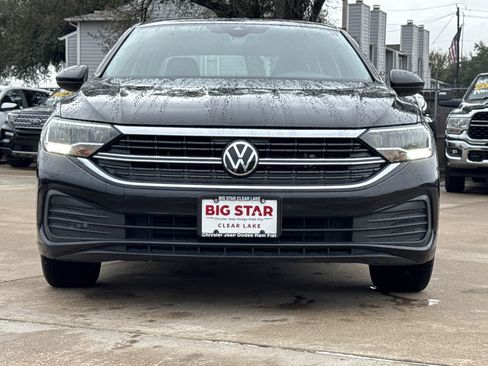 Used 2024 Volkswagen Jetta SE image 5