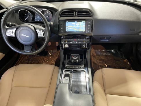 Used 2018 Jaguar XE Premium AWD/4WD image 20