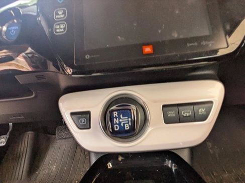 Used 2019 Toyota Prius Prime Advanced FWD image 15