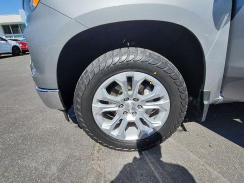 Used 2024 Chevrolet Silverado 1500 LTZ AWD/4WD image 34