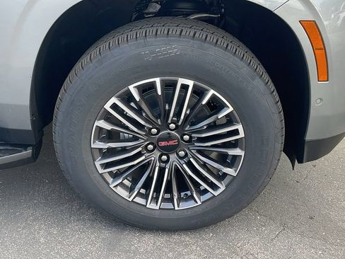 New 2026 GMC Yukon Elevation w/ Elevation Premium Package AWD/4WD image 10