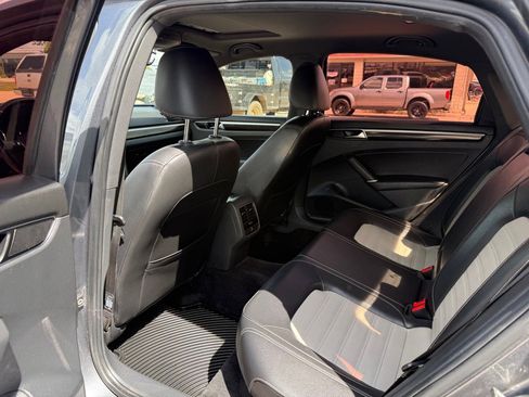 Used 2018 Volkswagen Passat GT image 14