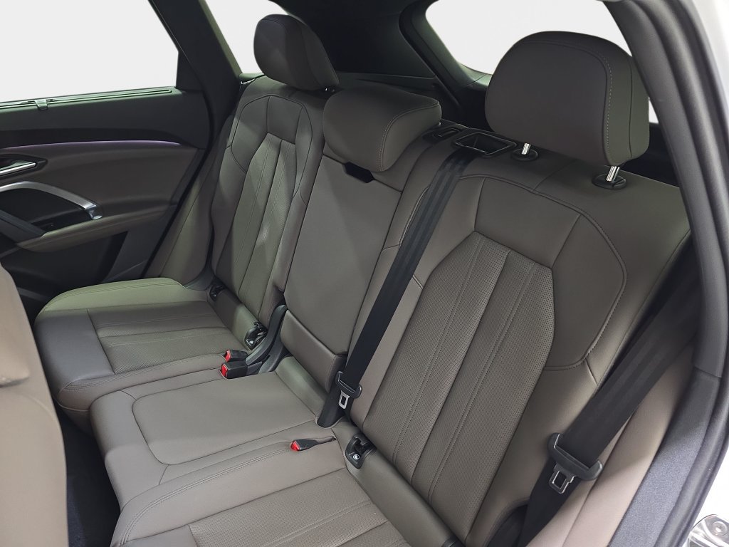 Used 2025 Audi Q5 Prestige AWD/4WD image 17