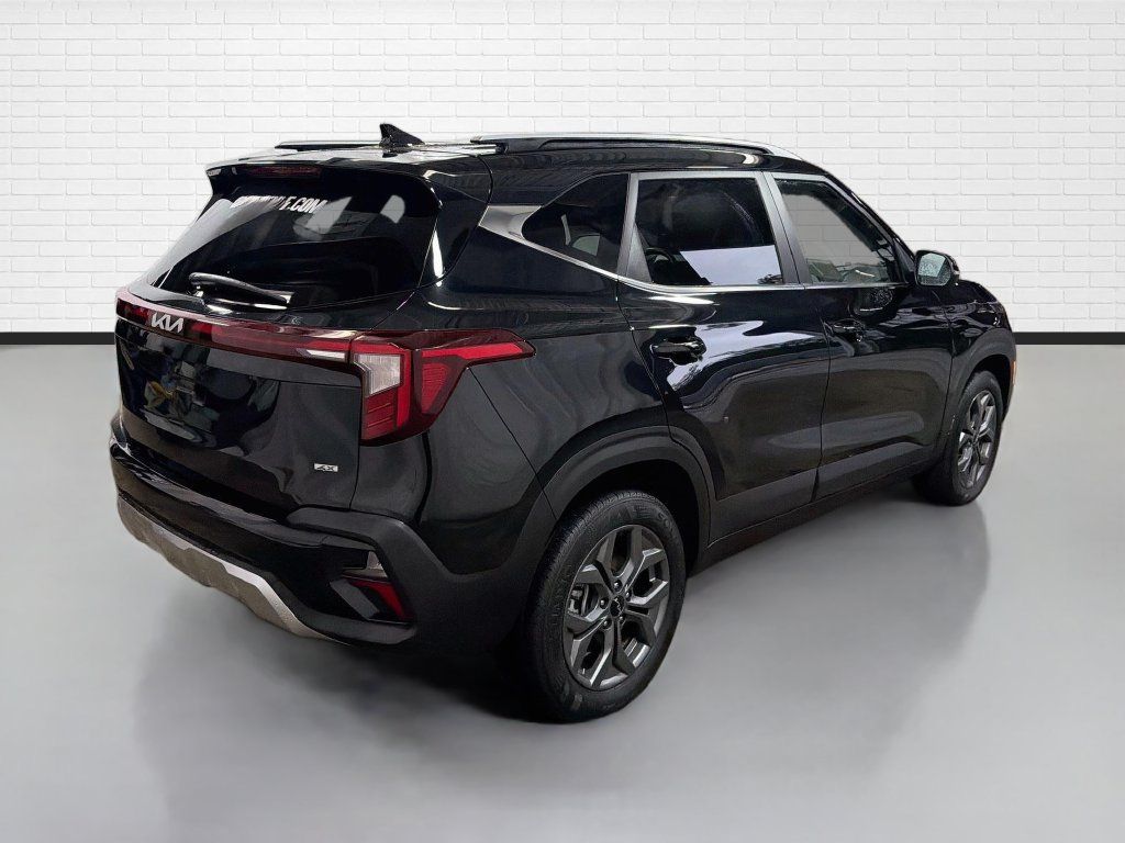 Used 2024 Kia Seltos S AWD/4WD image 9
