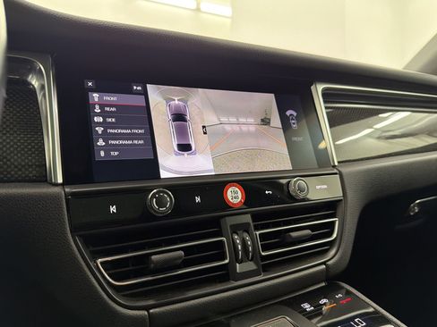 Certified 2024 Porsche Macan S AWD/4WD image 39