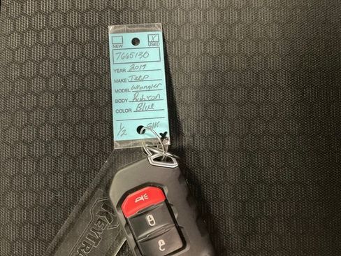 Used 2019 Jeep Wrangler Unlimited Rubicon AWD/4WD image 36
