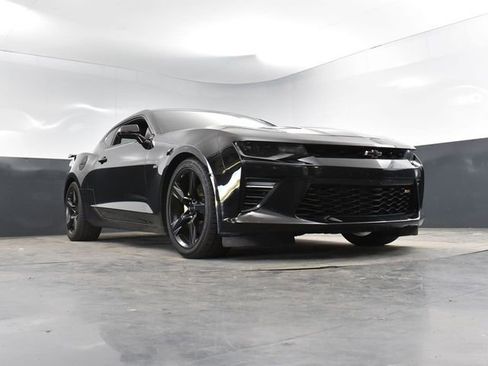 Used 2017 Chevrolet Camaro SS RWD image 36