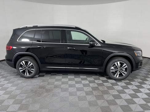 Used 2025 Mercedes-Benz GLB 250 4MATIC image 13