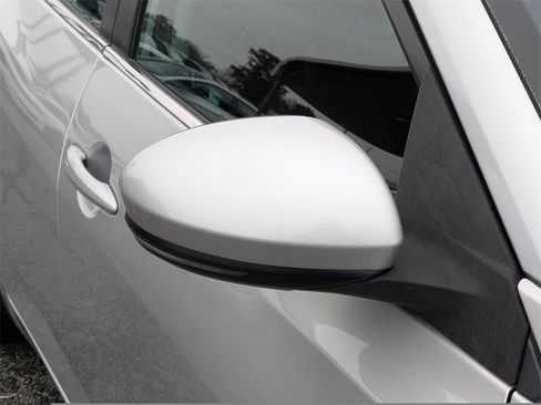 Used 2020 Nissan Sentra SV image 12