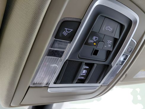 Used 2020 RAM 1500 Laramie AWD/4WD image 40