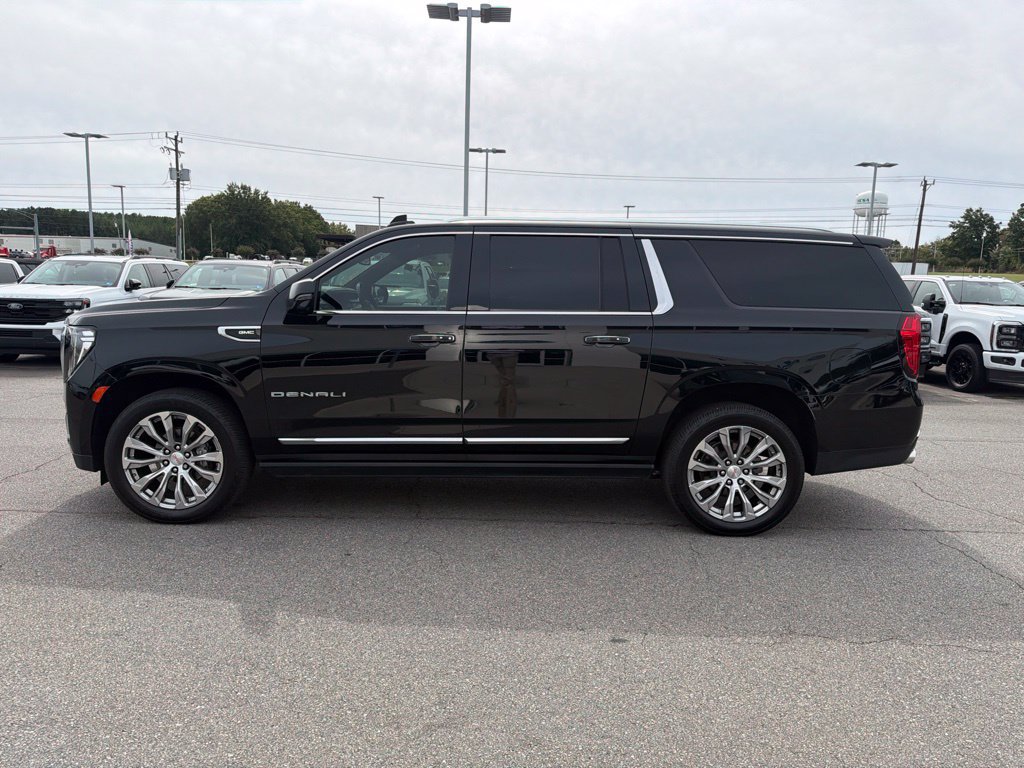 Used 2022 GMC Yukon XL Denali w/ Max Trailering Package AWD/4WD image 5