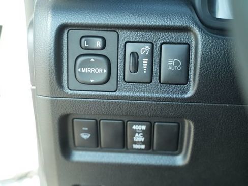 Used 2021 Toyota 4Runner TRD Off-Road Premium w/ Moonroof Package AWD/4WD image 35
