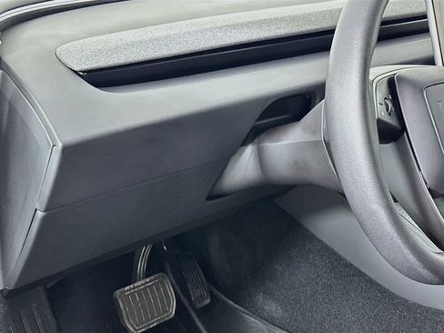 Used 2025 Tesla Model 3 Long Range RWD image 17