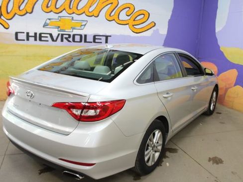 Used 2017 Hyundai Sonata SE FWD image 8