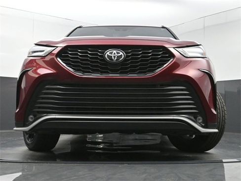 Used 2023 Toyota Highlander XSE image 32