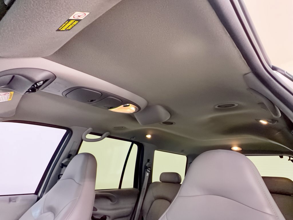 Used 1999 Ford Expedition XLT RWD image 26