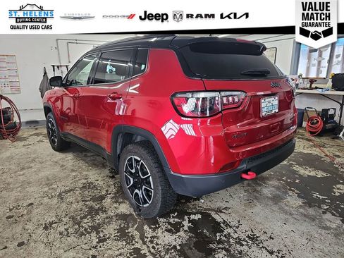 Used 2025 Jeep Compass Trailhawk AWD/4WD image 4