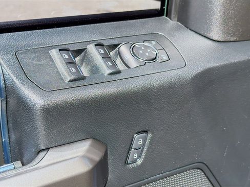 Used 2019 Ford F150 XLT w/ Equipment Group 302A Luxury AWD/4WD image 22