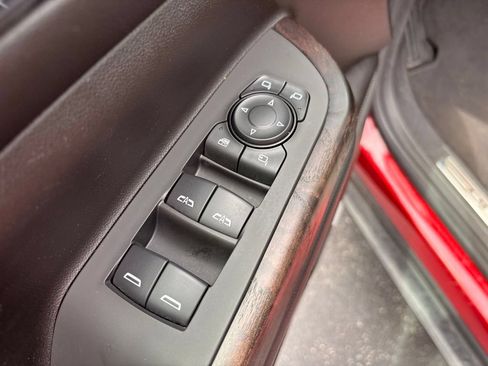 Used 2021 GMC Acadia Denali w/ Denali Technology Package FWD image 12