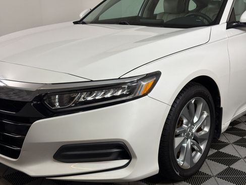 Used 2018 Honda Accord LX image 9