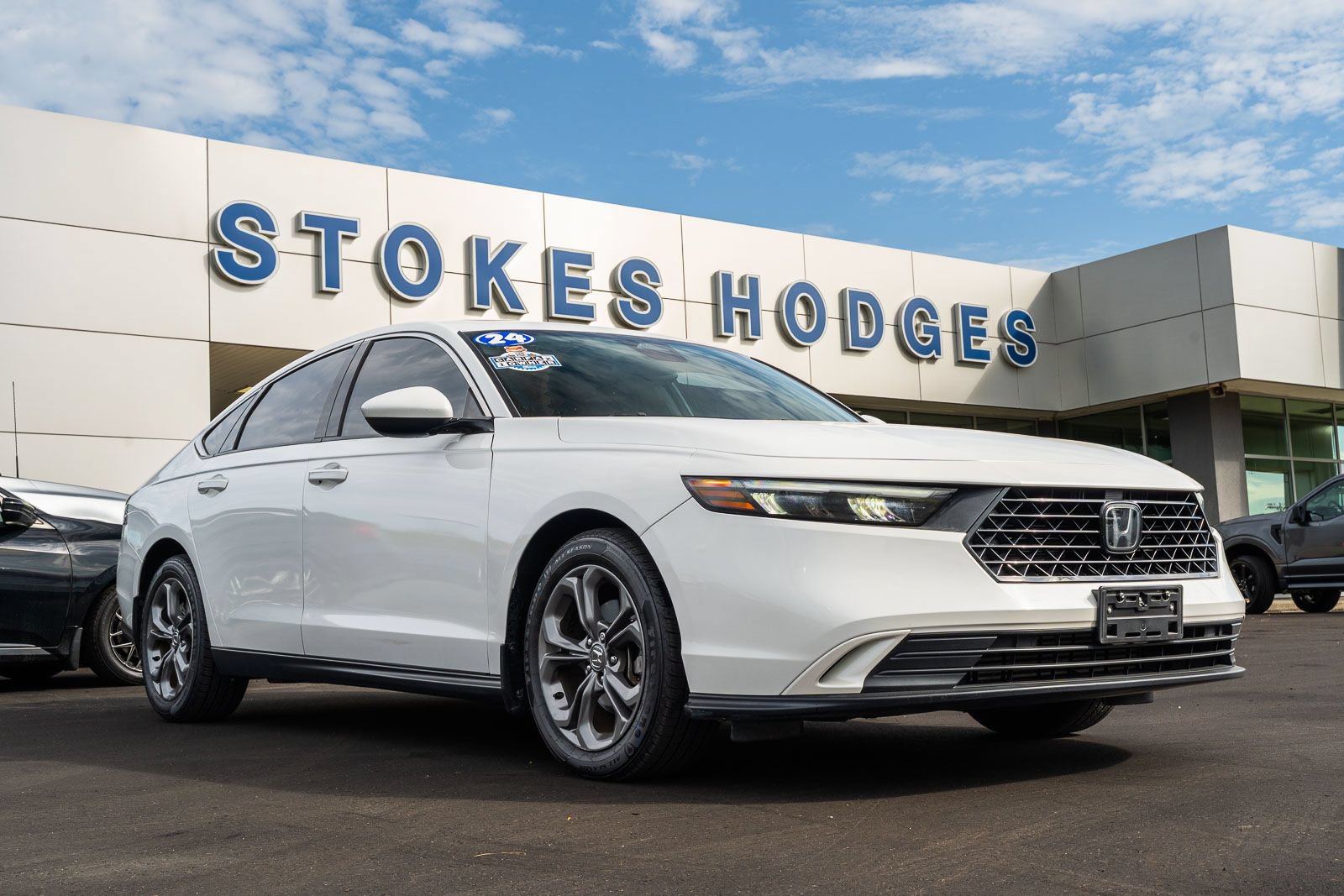 Used 2024 Honda Accord EX image 1