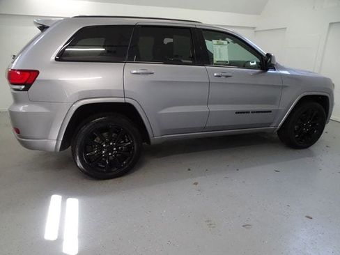 Used 2021 Jeep Grand Cherokee Laredo X AWD/4WD image 24