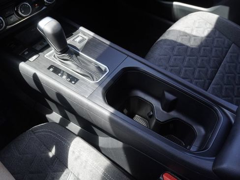 Used 2025 Nissan Kicks SV FWD image 15