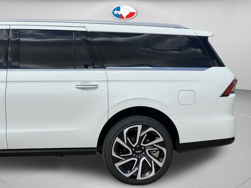 New 2026 Lincoln Navigator L Black Label AWD/4WD image 28