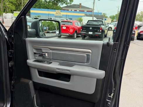 Used 2018 RAM 1500 Classic SLT AWD/4WD image 18