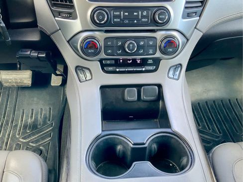 Used 2017 Chevrolet Suburban LT image 46