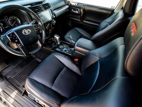 Certified 2022 Toyota 4Runner TRD Off-Road Premium AWD/4WD image 7