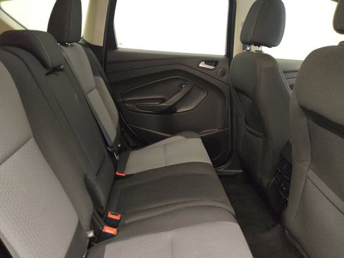 Used 2017 Ford Escape SE w/ Equipment Group 201A FWD image 19