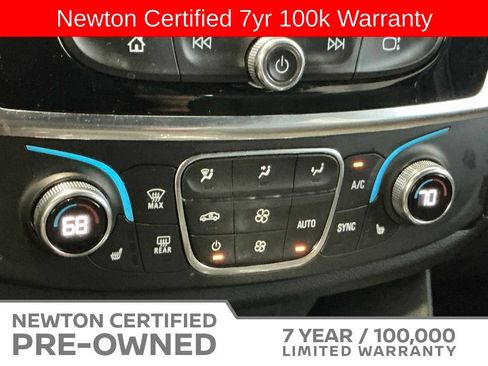 Used 2023 Chevrolet Traverse LT FWD image 18
