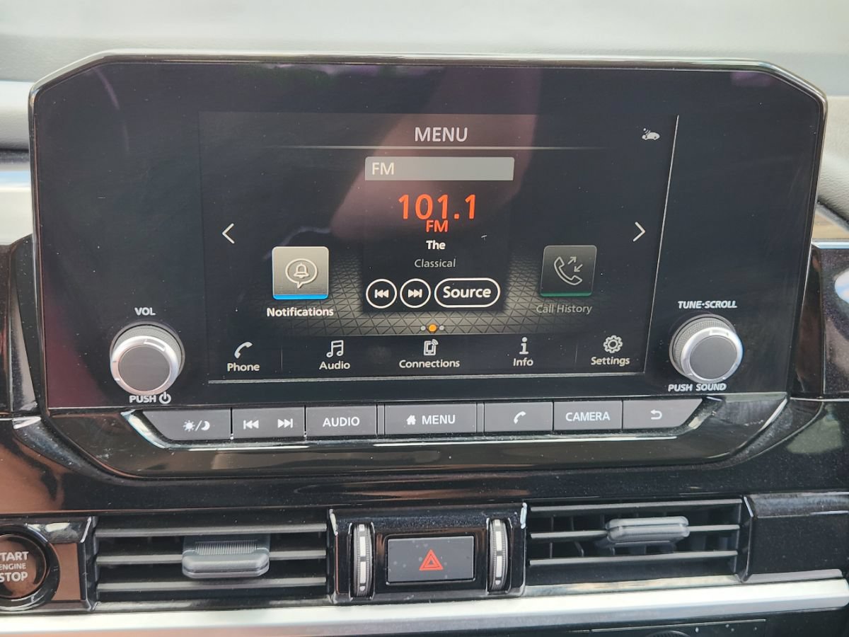 Used 2025 Nissan Pathfinder SV w/ Black Appearance Package FWD image 31