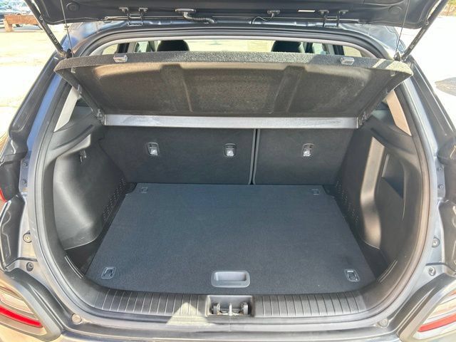Used 2018 Hyundai Kona SEL w/ SEL Tech Package 02 FWD image 9